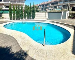 Piscina de Casa o xalet de lloguer en Nigrán amb Calefacció, Jardí privat i Terrassa