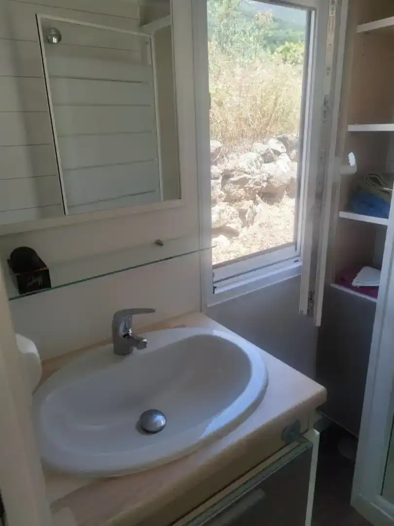 Bany de Finca rústica en venda en Guijo de Santa Bárbara amb Aire condicionat, Jardí privat i Parquet
