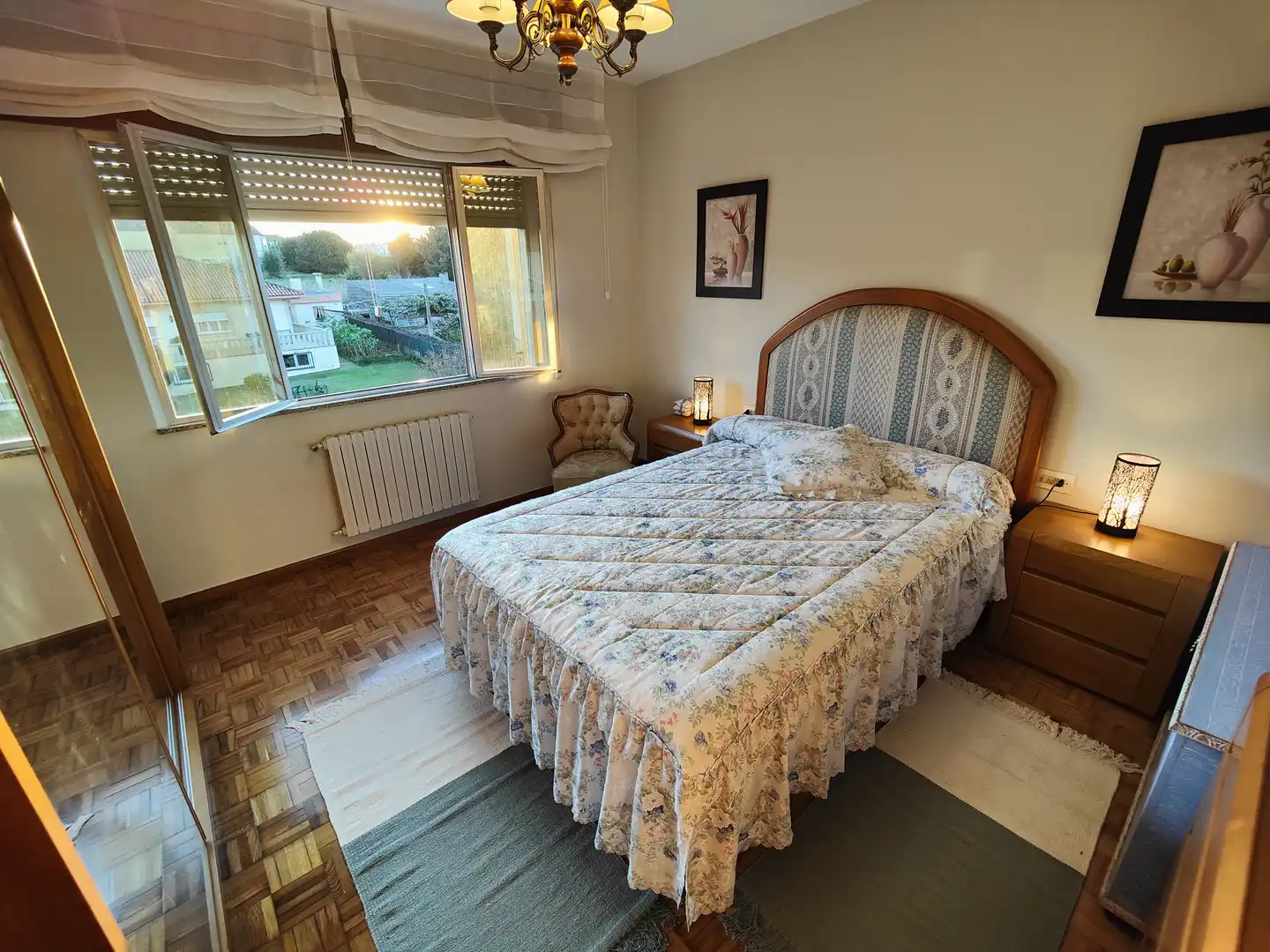 Dormitori de Casa o xalet en venda en Rianxo amb Calefacció, Jardí privat i Moblat
