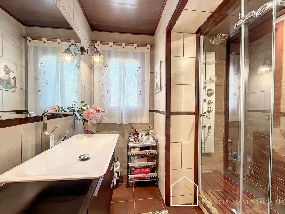 Baño de Casa o chalet en venta en Vallgorguina con Calefacción, Jardín privado y Parquet
