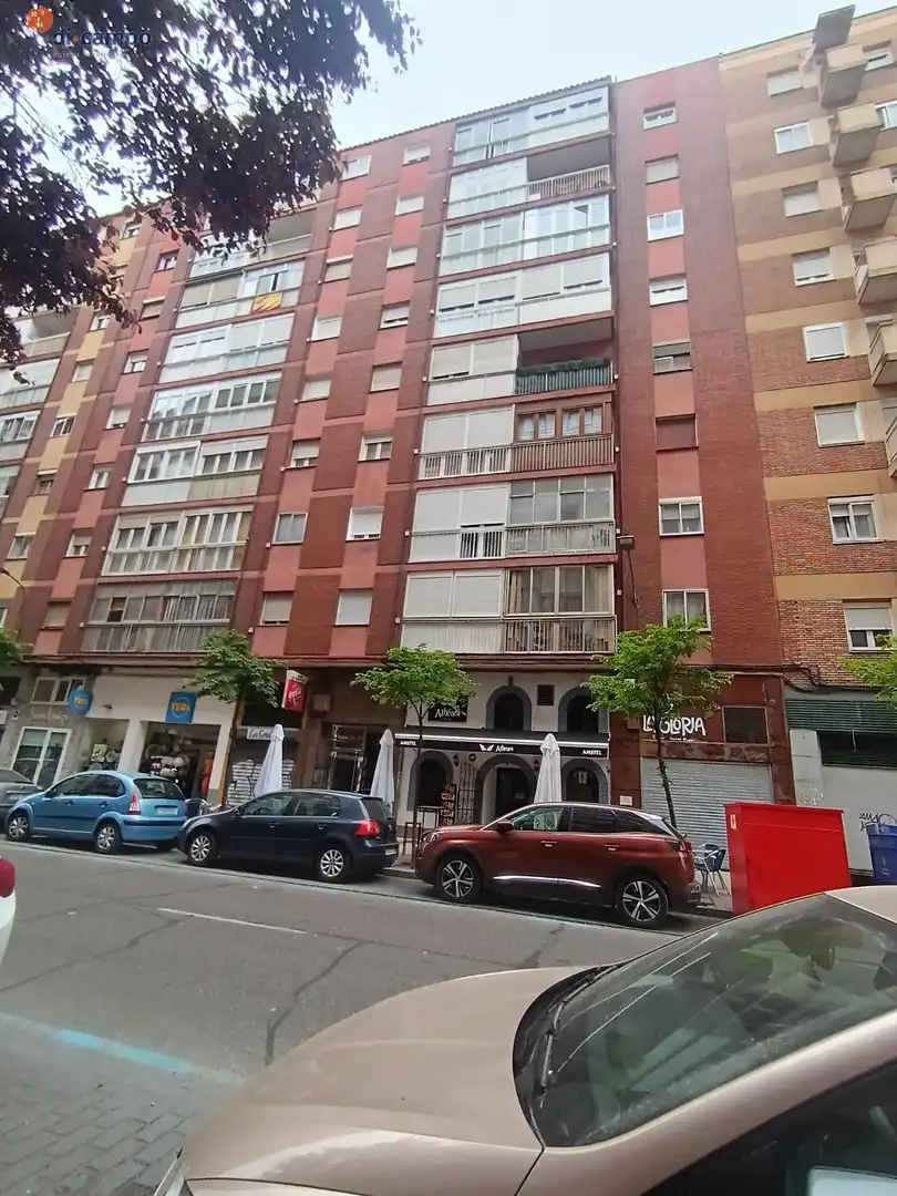 Vista exterior de Apartamento en venta en Valladolid con Calefacción, Trastero y Amueblado