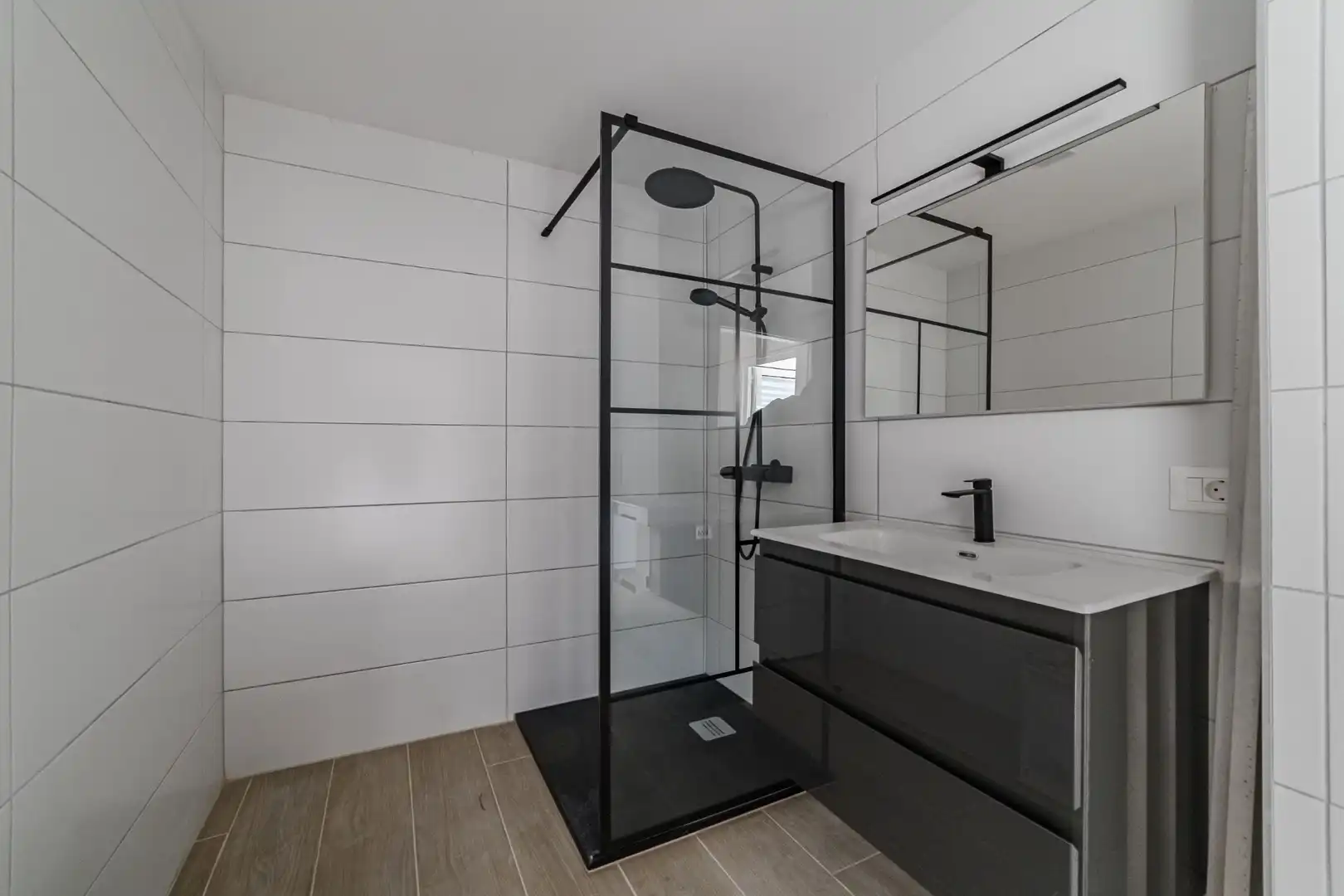 Badezimmer von Einfamilien-Reihenhaus zum Verkauf in Guía de Isora mit Terrasse