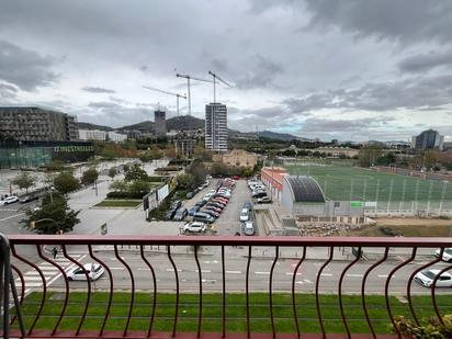 Vista exterior de Pis en venda en  Barcelona Capital amb Balcó