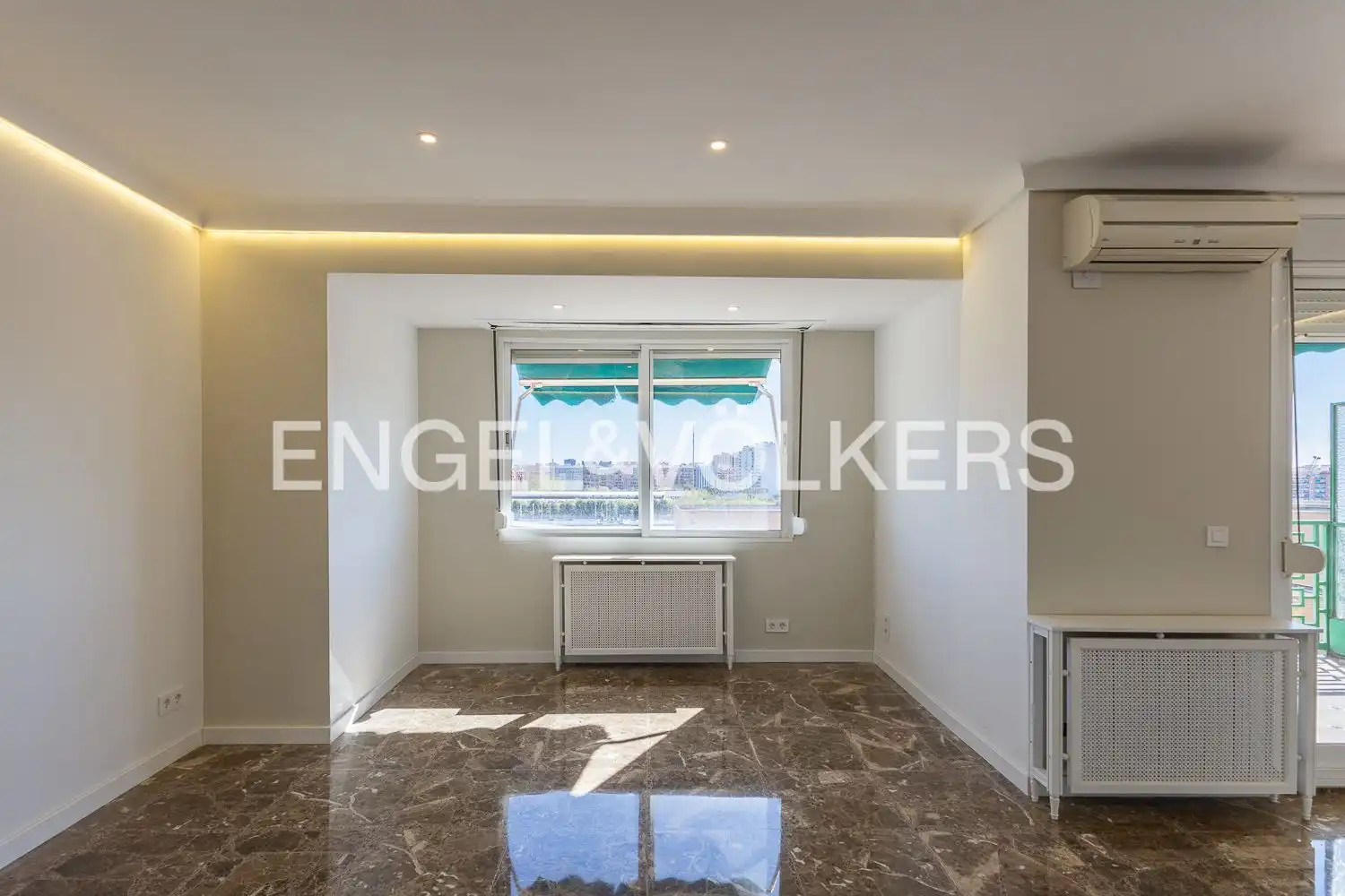 Comedor de Piso de alquiler en Valencia con Aire acondicionado, Calefacción y Terraza