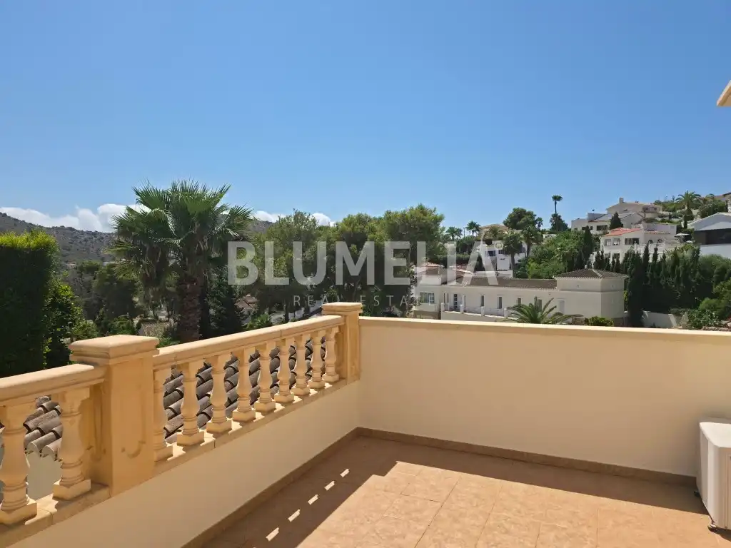 Vista exterior de Casa o xalet en venda en Moraira amb Aire condicionat, Calefacció i Jardí privat