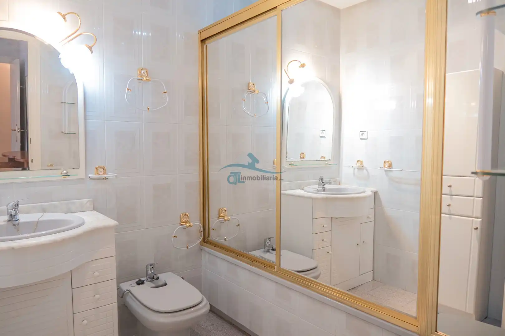 Badezimmer von Wohnung zur Miete in Linares mit Klimaanlage, Möbliert und Ofen