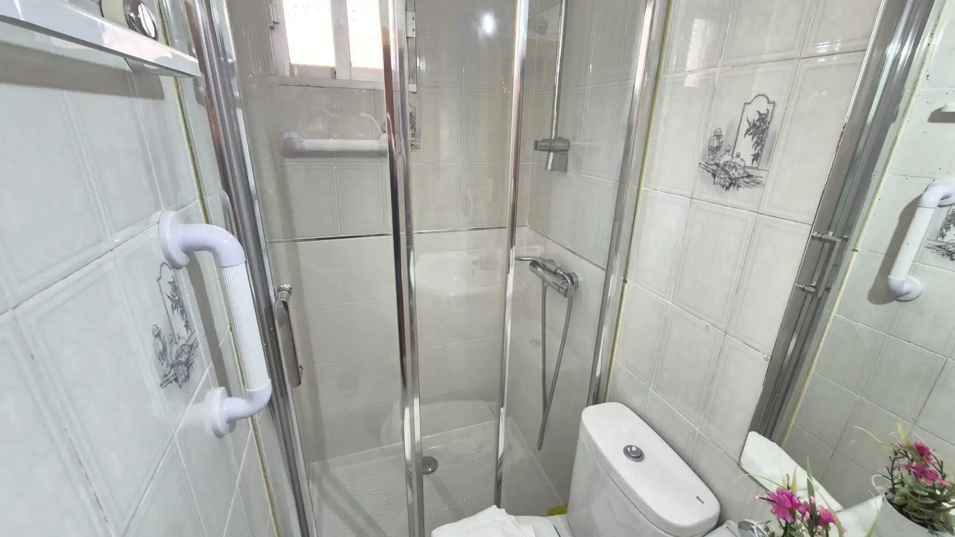 Baño de Piso en venta en Madrid con Aire acondicionado, Calefacción y Amueblado