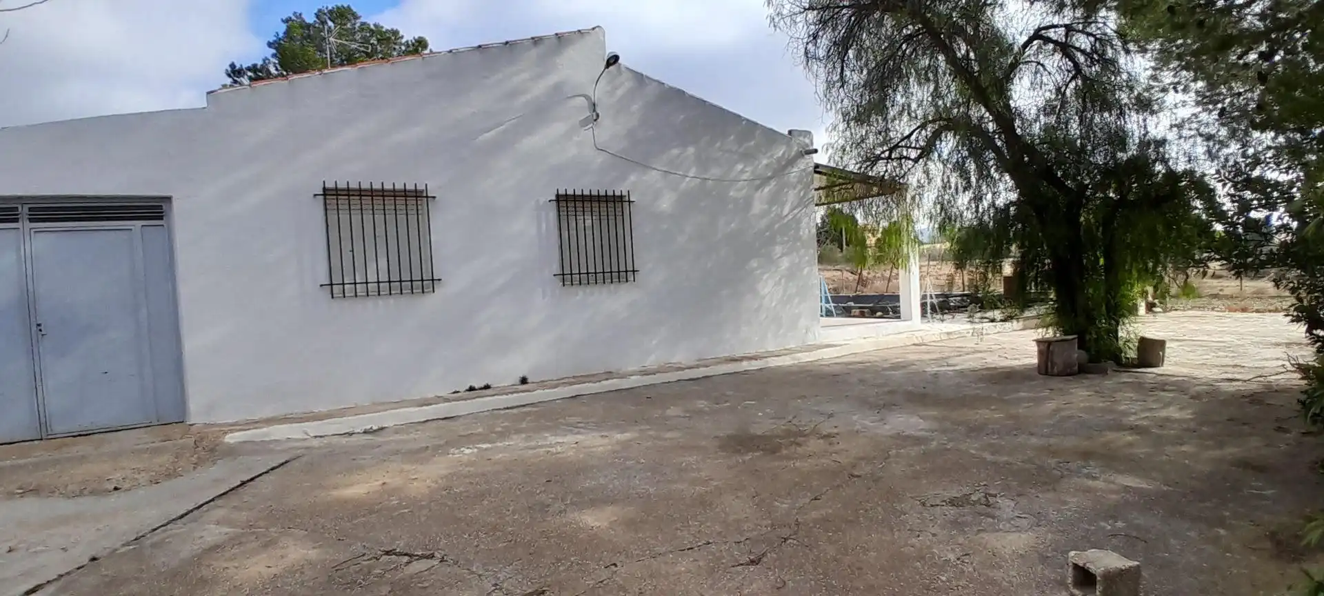 Vista exterior de Casa o xalet en venda en Yecla amb Piscina i Moblat