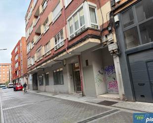Vista exterior de Pis en venda en Valladolid Capital amb Calefacció, Jardí privat i Parquet