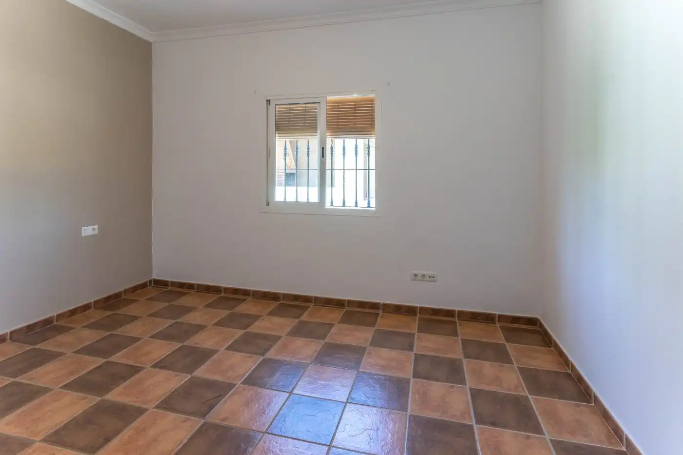 Haus oder Chalet zum Verkauf in Alhaurín El Grande mit Klimaanlage, Privatgarten und Terrasse