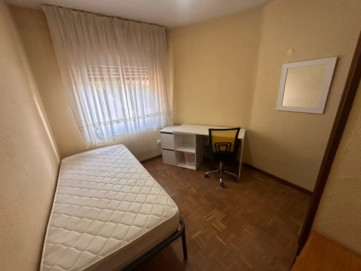 Bedroom of Flat for rent in Cuenca  with Heating, Furnished and Oven