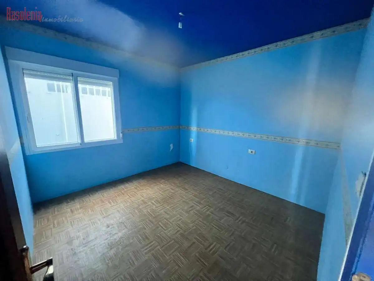 Wohnung zum Verkauf in Coristanco mit Terrasse und Abstellraum