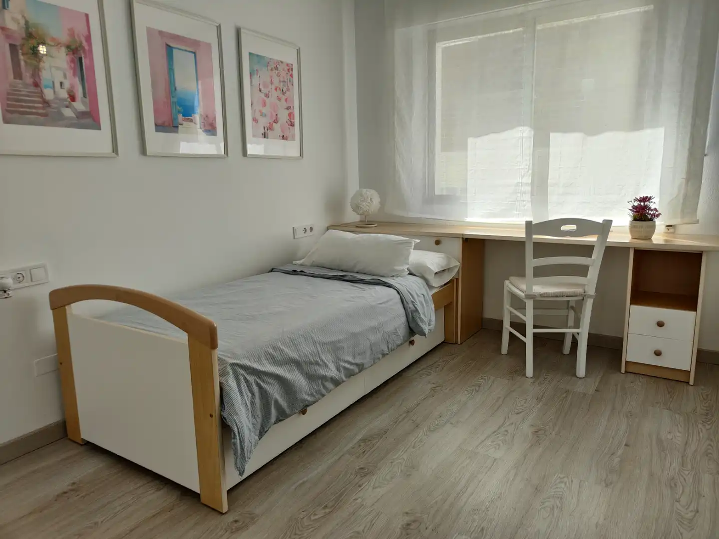 Bedroom of Flat for sale in Rianxo  with Parquet flooring, Furnished and Oven