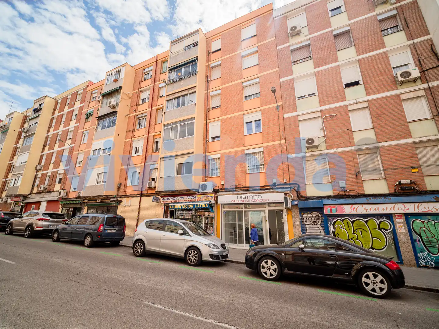 Vista exterior de Local en venda en Madrid amb Aire condicionat, Calefacció i Moblat
