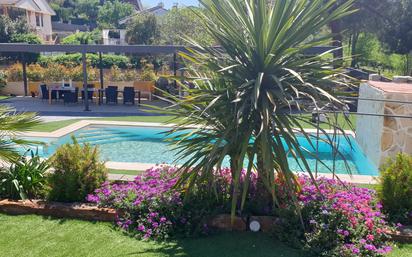 Piscina de Casa o xalet en venda en El Casar amb Aire condicionat i Terrassa