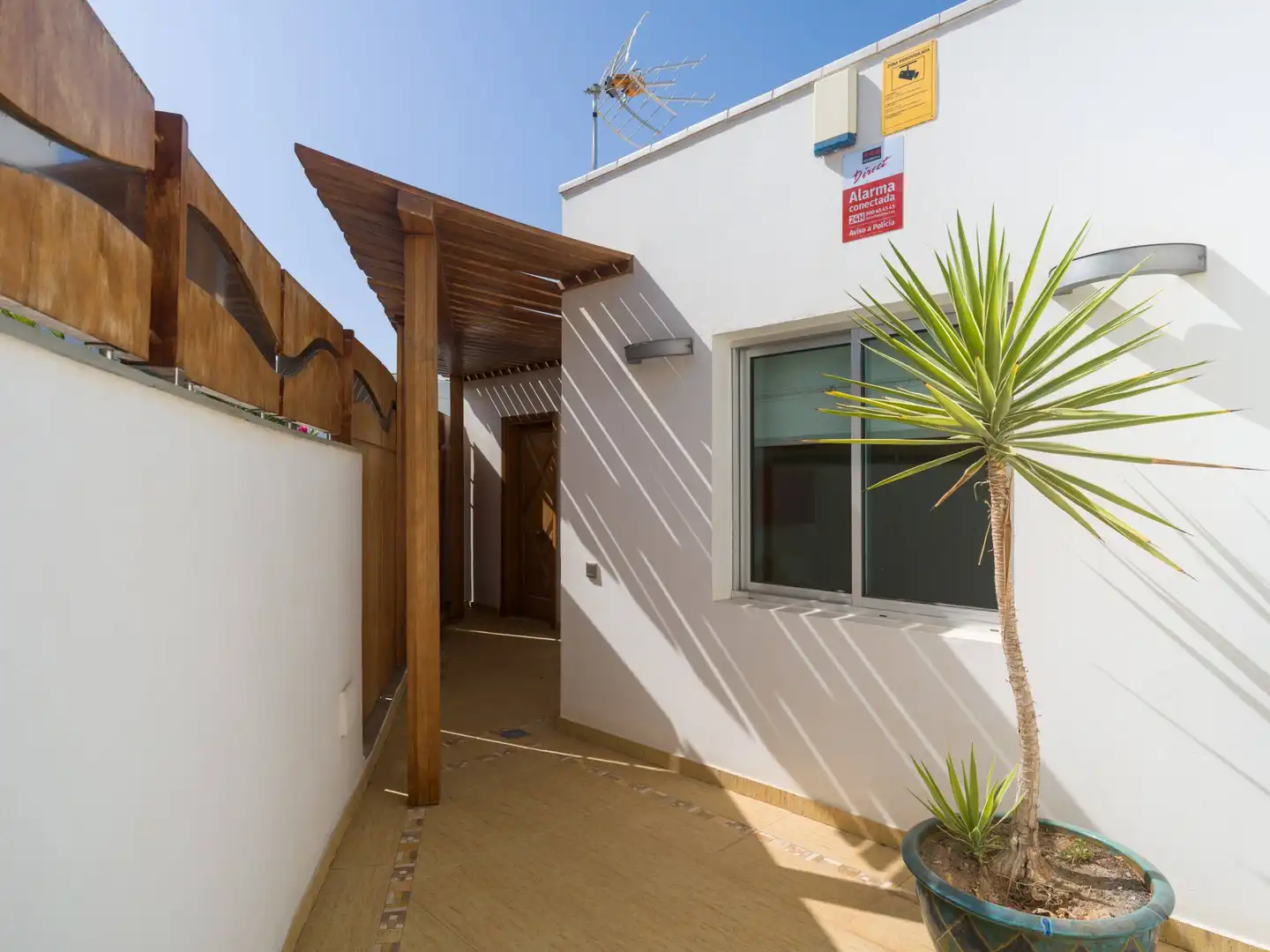 Vista exterior de Casa o chalet en venta en San Bartolomé de Tirajana con Aire acondicionado, Amueblado y Jacuzzi
