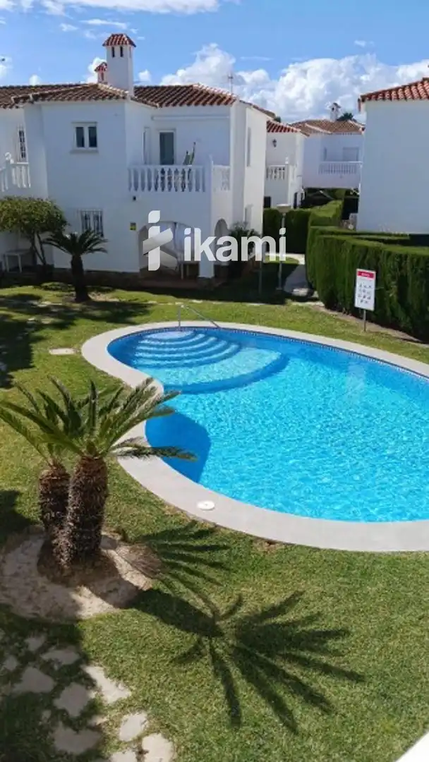 Schwimmbecken von Dachboden zum Verkauf in Oliva mit Klimaanlage, Heizung und Privatgarten