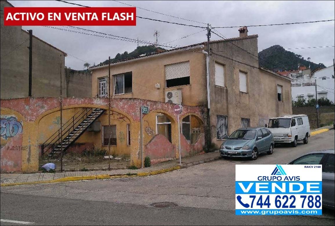 Vista exterior de Local en venda en Ador