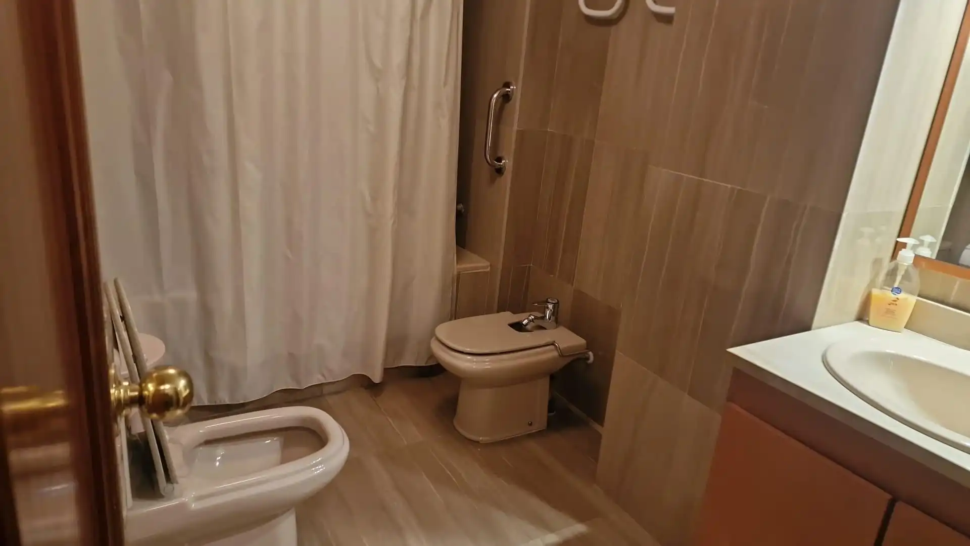 Baño de Apartamento de alquiler en Tossa de Mar con Aire acondicionado, Jardín privado y Terraza
