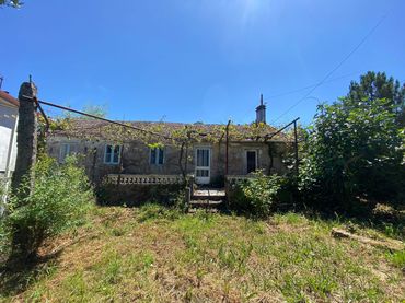 Casa amb jardí en venda a Mondariz