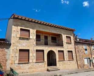 Casa adosada en venda a Palacios de la Sierra