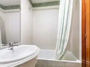 Badezimmer von Wohnung zum Verkauf in Madrid mit Heizung