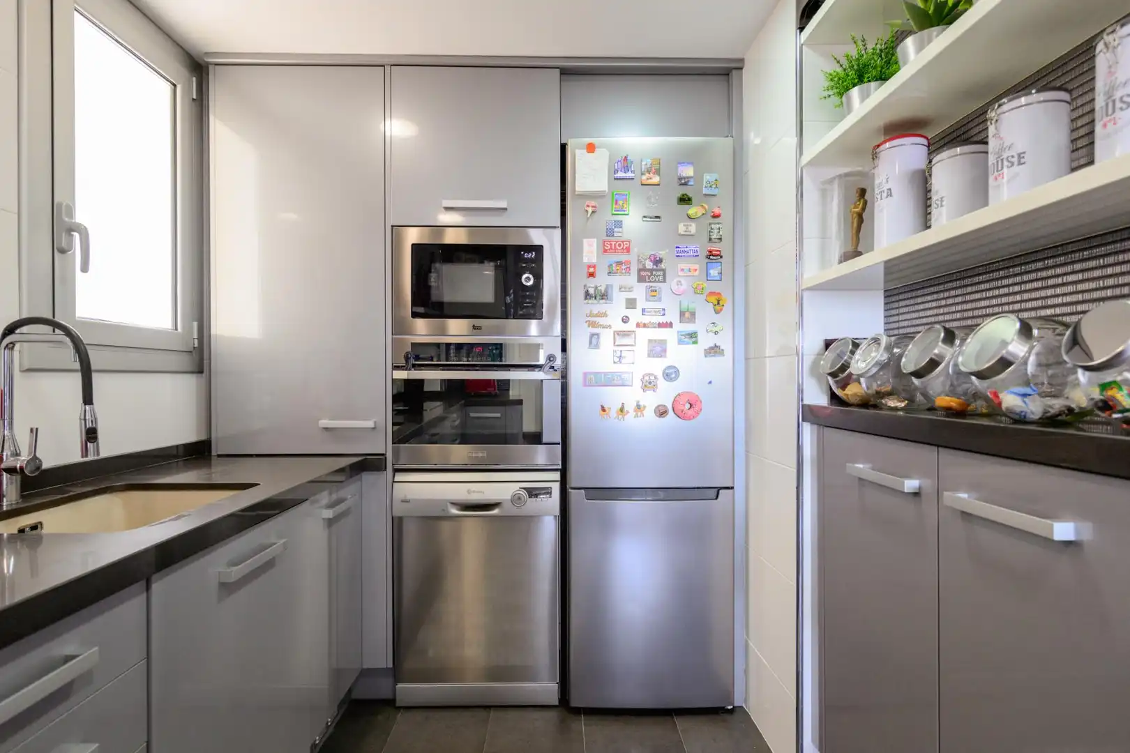 Cocina de Piso en venta en Esplugues de Llobregat con Calefacción y Jardín privado