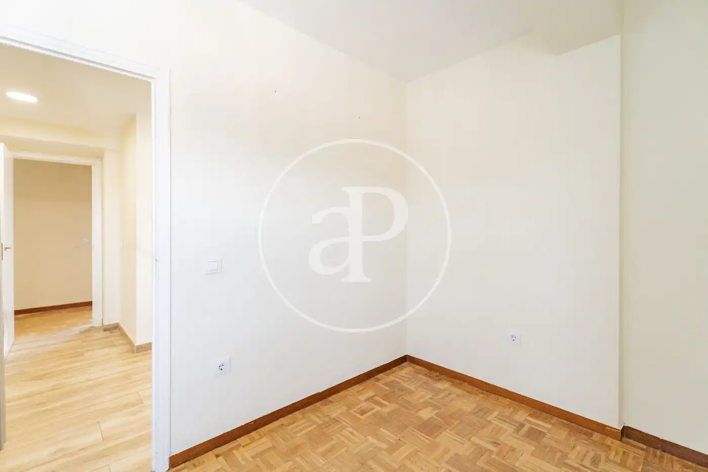Bedroom of Attic for sale in Madrid  with Air Conditioner, Heating and Private garden