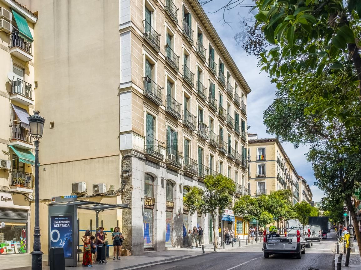 Exterior view of Flat for sale in  Madrid Capital  with Heating
