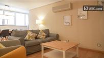 Living room of Flat to rent in  Madrid Capital  with Air Conditioner, Heating and Furnished