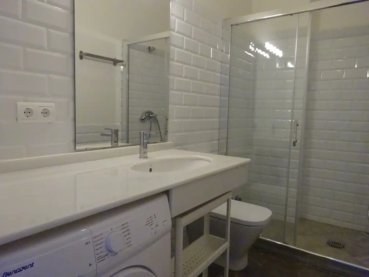Baño de Dúplex de alquiler en Sevilla con Aire acondicionado, Calefacción y Amueblado