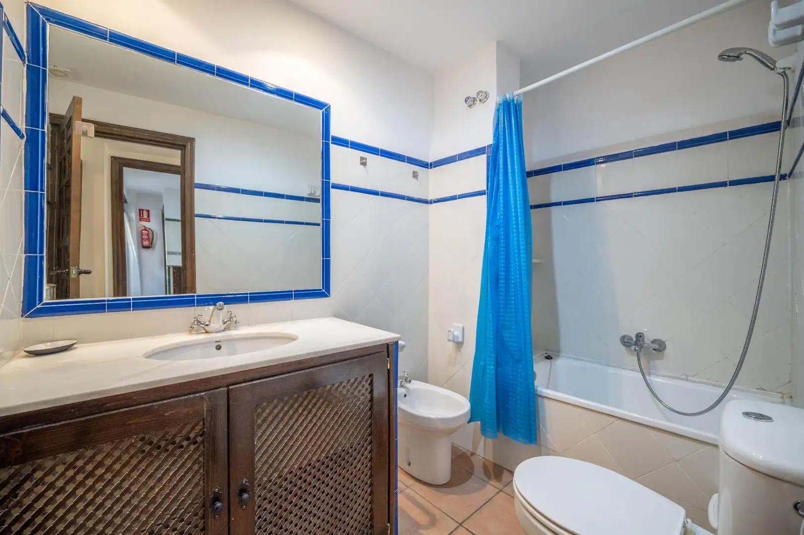 Bathroom of Buildings for sale in Granada