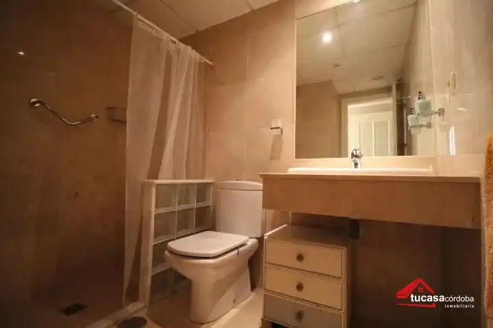 Baño de Piso en venta en Marbella con Terraza y Piscina comunitaria
