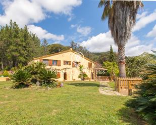 Vista exterior de Finca rústica en venda en Sant Iscle de Vallalta amb Calefacció, Jardí privat i Terrassa