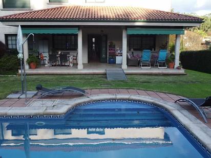 Swimming pool of House or chalet for sale in Poio  with Private garden, Parquet flooring and Terrace