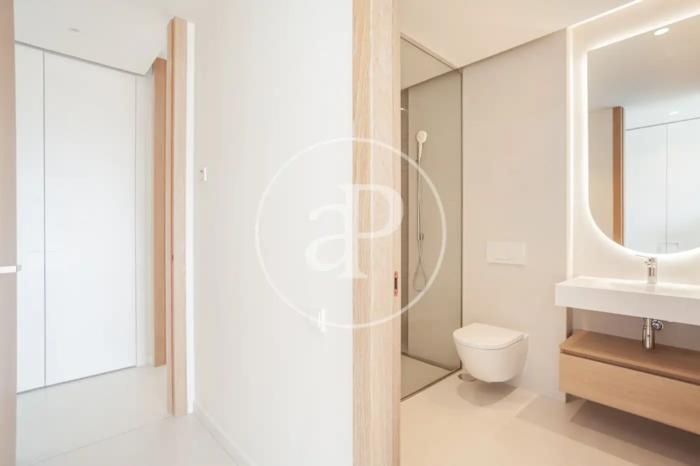 Bathroom of Flat for rent in Pozuelo de Alarcón  with Air Conditioner, Heating and Private garden