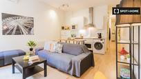 Living room of Flat to rent in  Madrid Capital  with Air Conditioner, Heating and Furnished