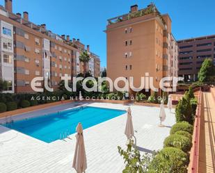Exterior view of Flat to rent in  Madrid Capital  with Parquet flooring, Swimming Pool and Furnished