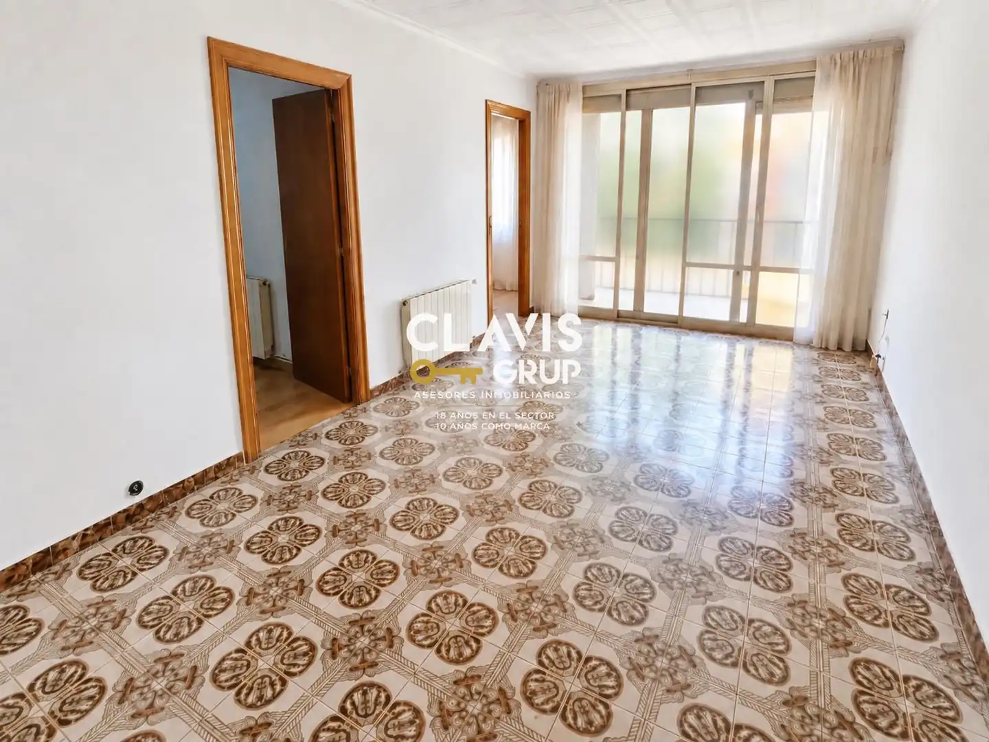 Piso con ascensor en venta en Nou Barris