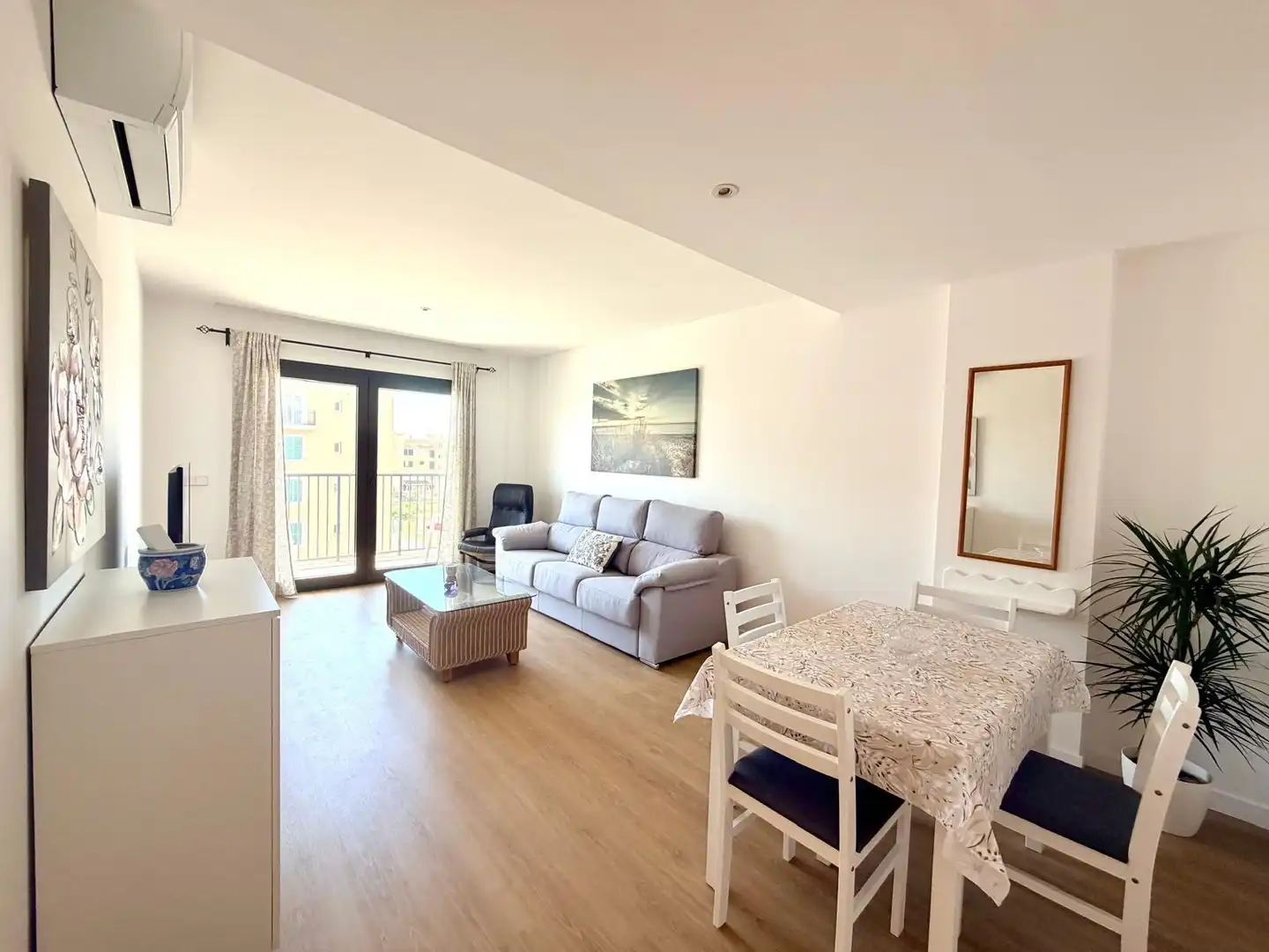 Sala d'estar de Pis de lloguer en Llucmajor amb Aire condicionat, Parquet i Moblat