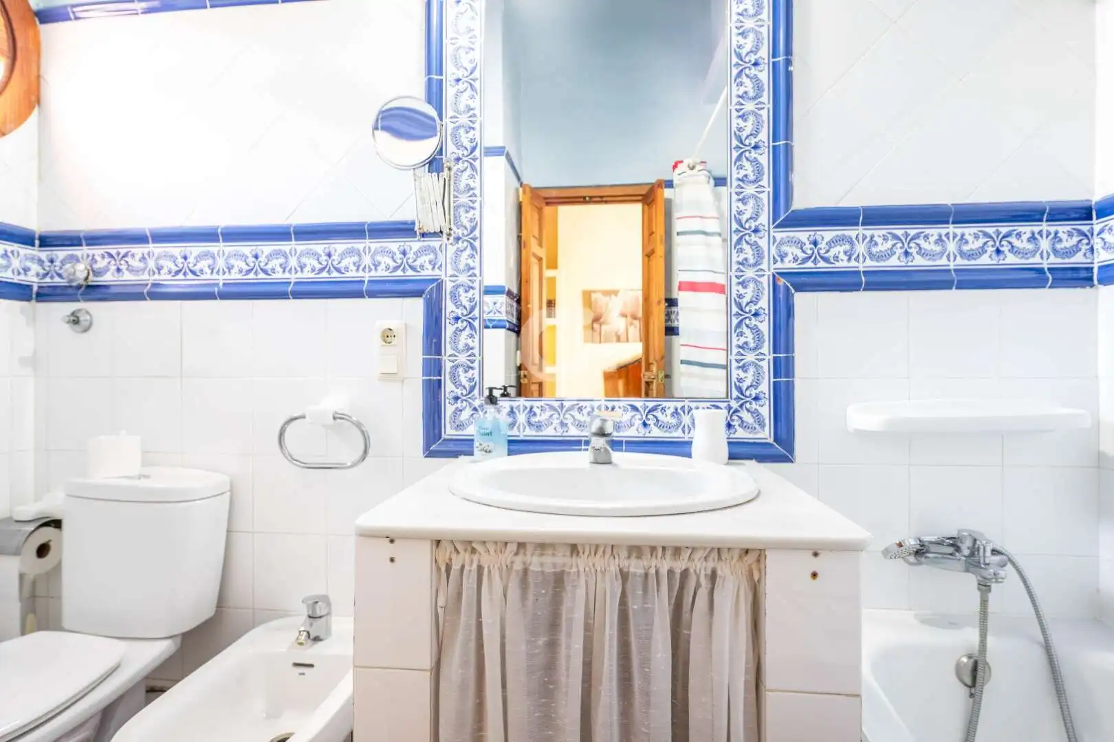 Bathroom of Houses for sale in Villamartín  with Heating, Private garden and Swimming Pool