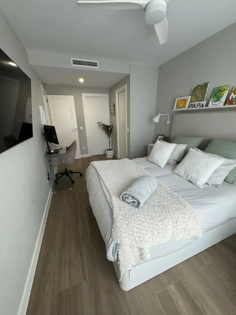 Habitación de Planta baja de alquiler en Boadilla del Monte con Aire acondicionado, Calefacción y Jardín privado