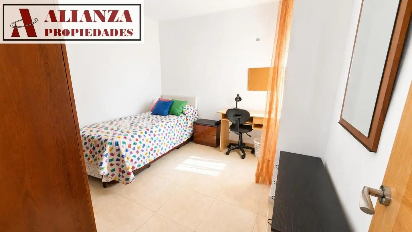 Flat with lift to rent in Cruz de Humilladero, imagen 9