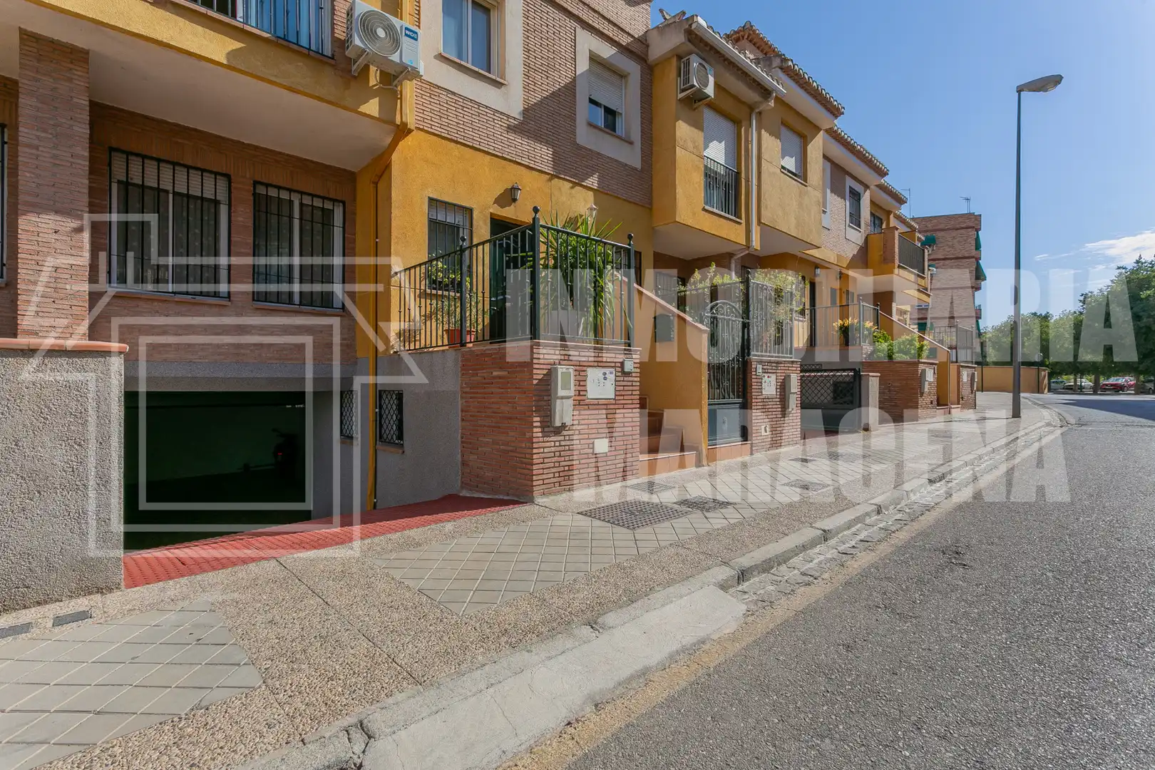 Exterior view of Houses for sale in Granada  with Air Conditioner, Heating and Parquet flooring