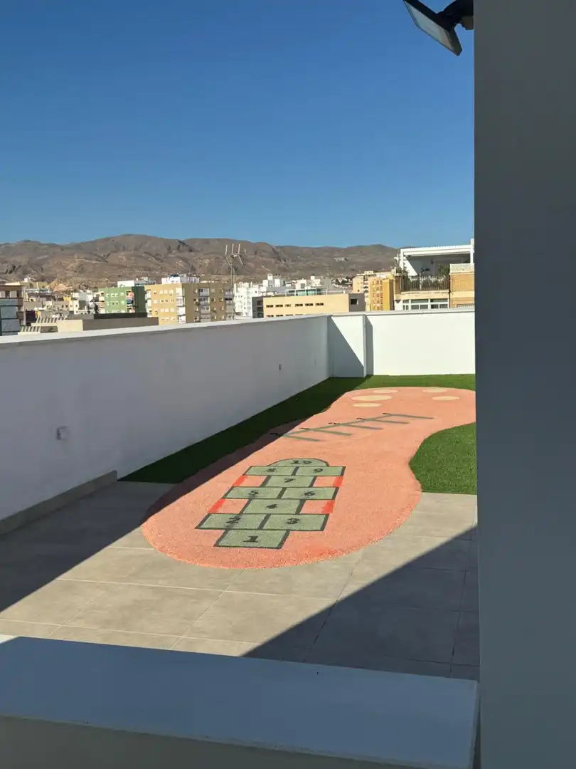 Terrassa de Pis de lloguer en Almería amb Aire condicionat, Calefacció i Traster
