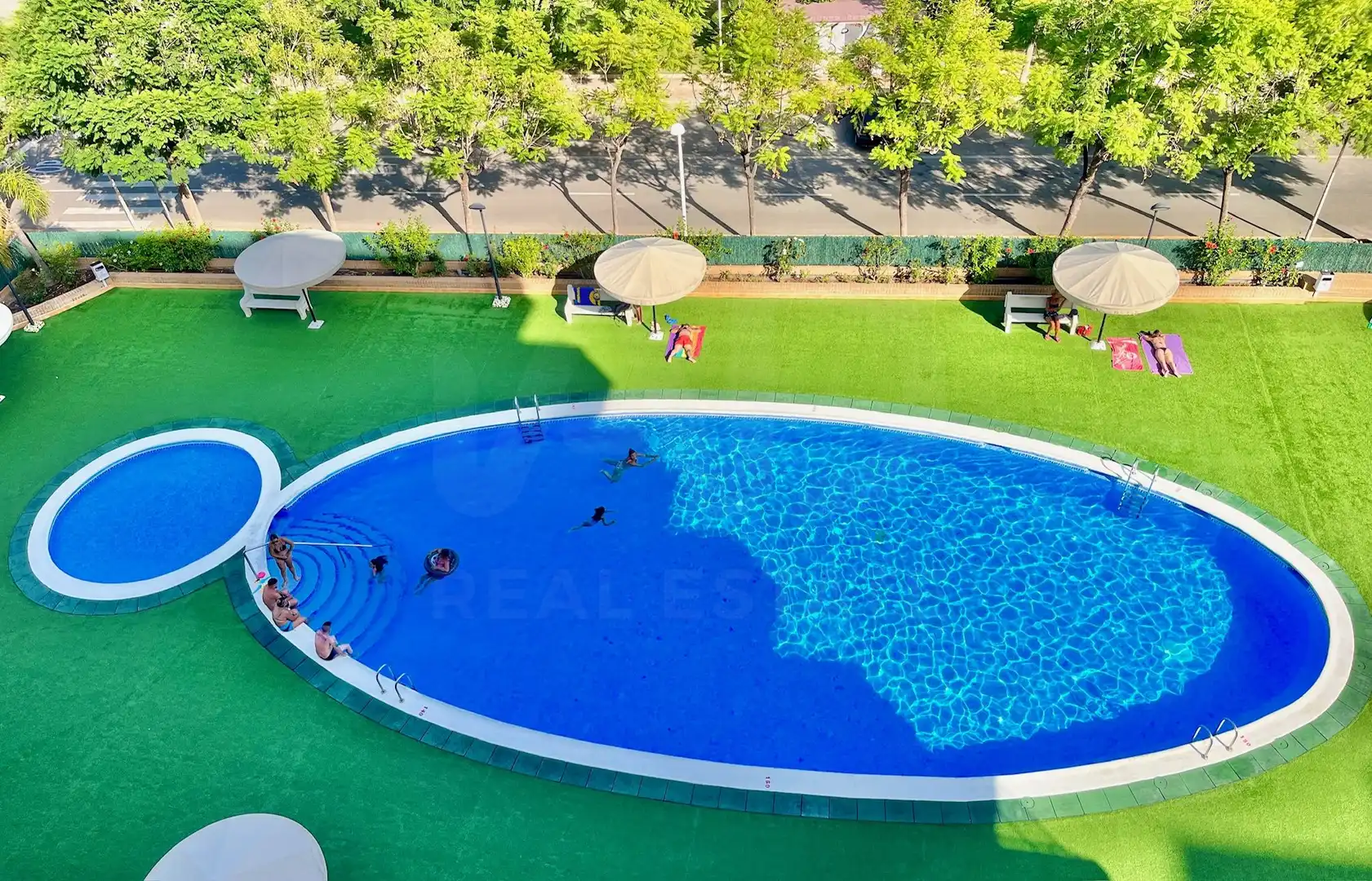 Flat with pool for sale in Avenida Jardín 40, imagen 3