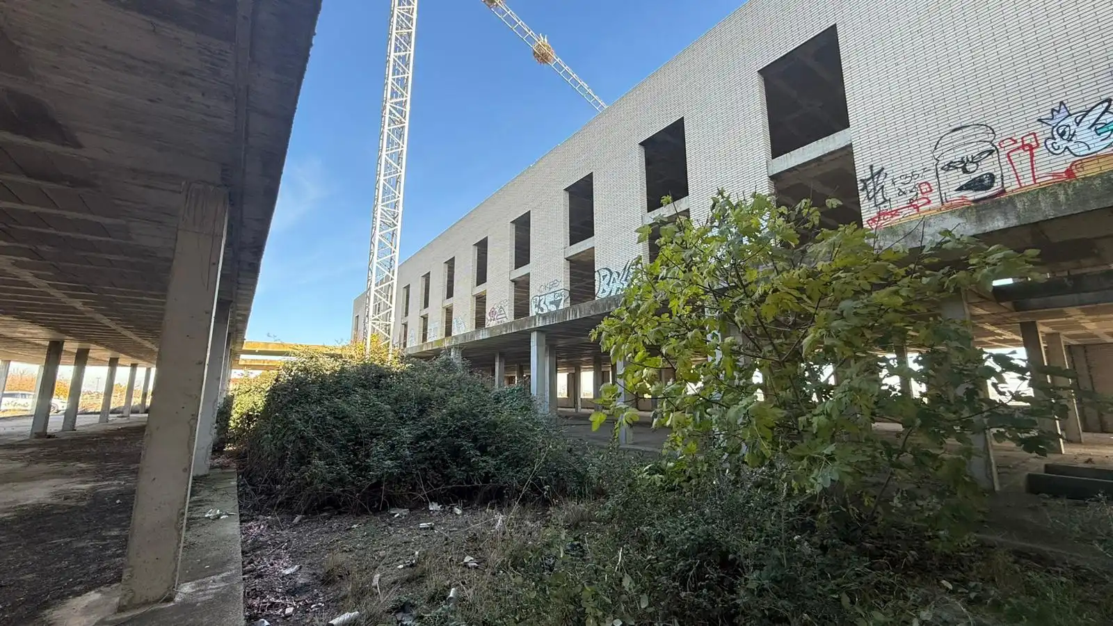 Vista exterior de Edificio en venta en Sidamon