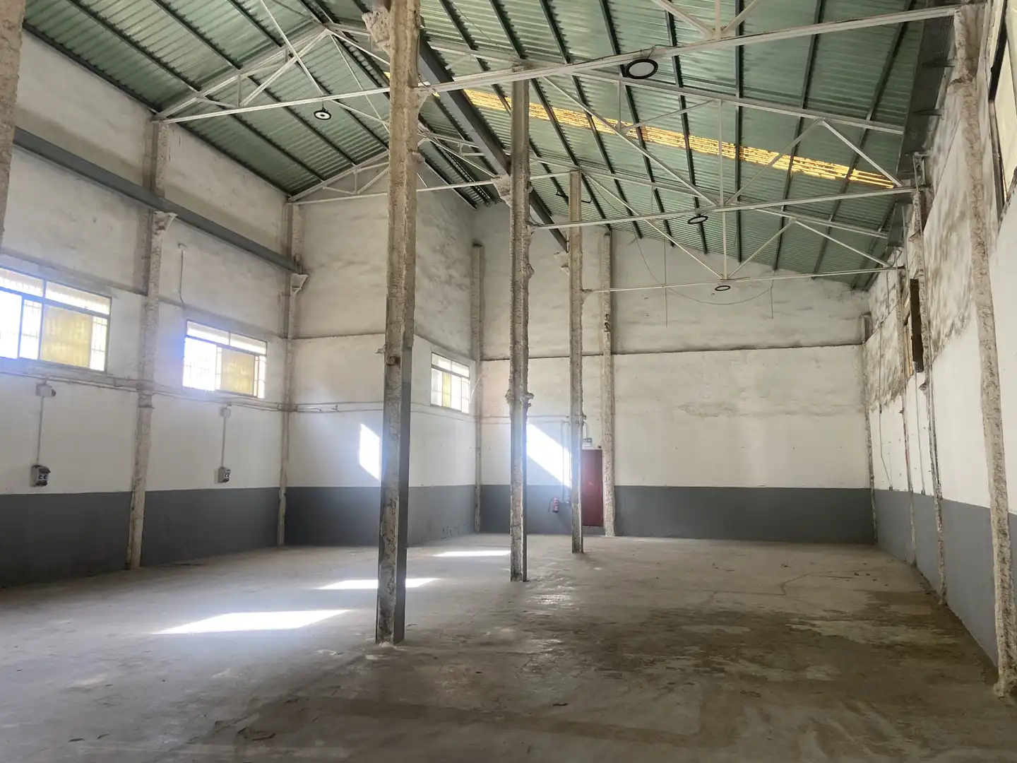 Nave industrial de alquiler en Sant Just Desvern