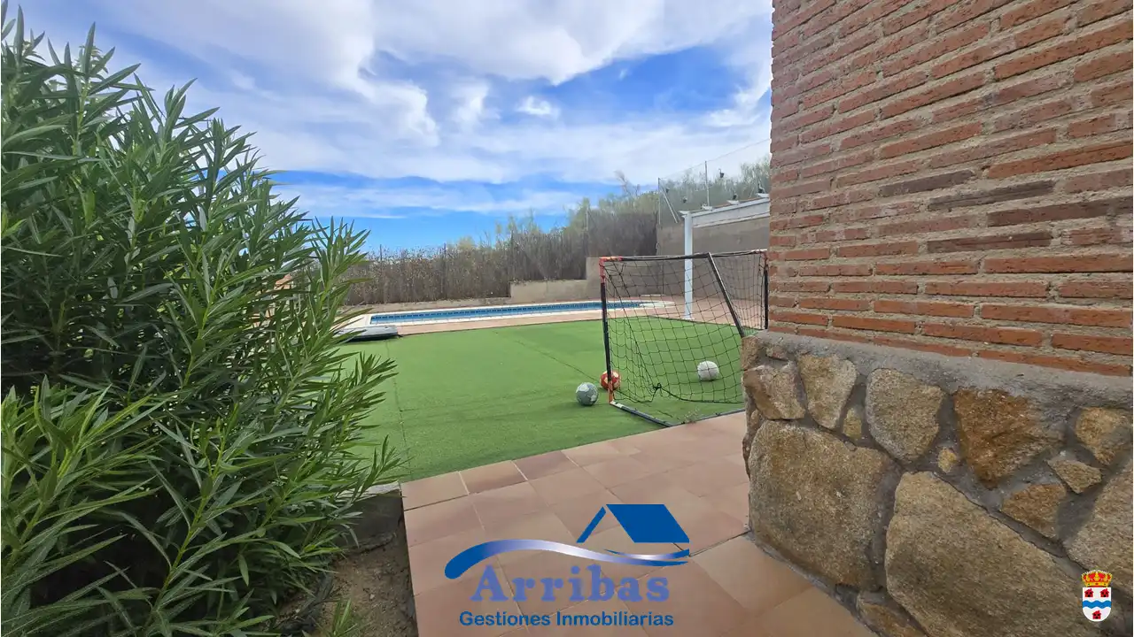 Jardín de Casa o chalet en venta en El Casar de Escalona con Calefacción, Jardín privado y Terraza