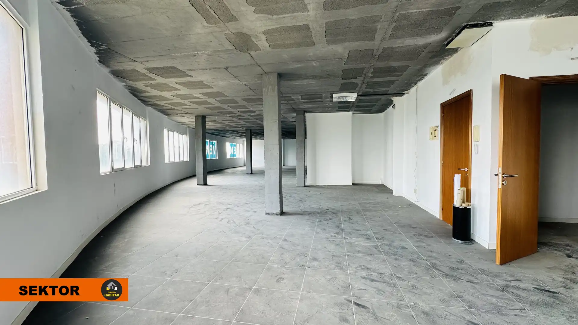 Nau industrial amb ascensor en venda a Plaça del Pi Tallat, imagen 12